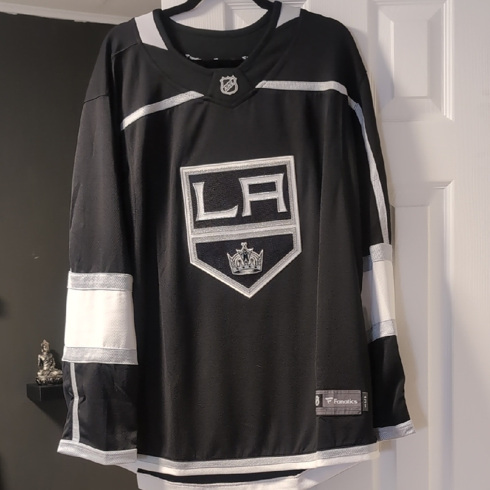 NWOT NHL Los Angeles Kings Hockey Jersey